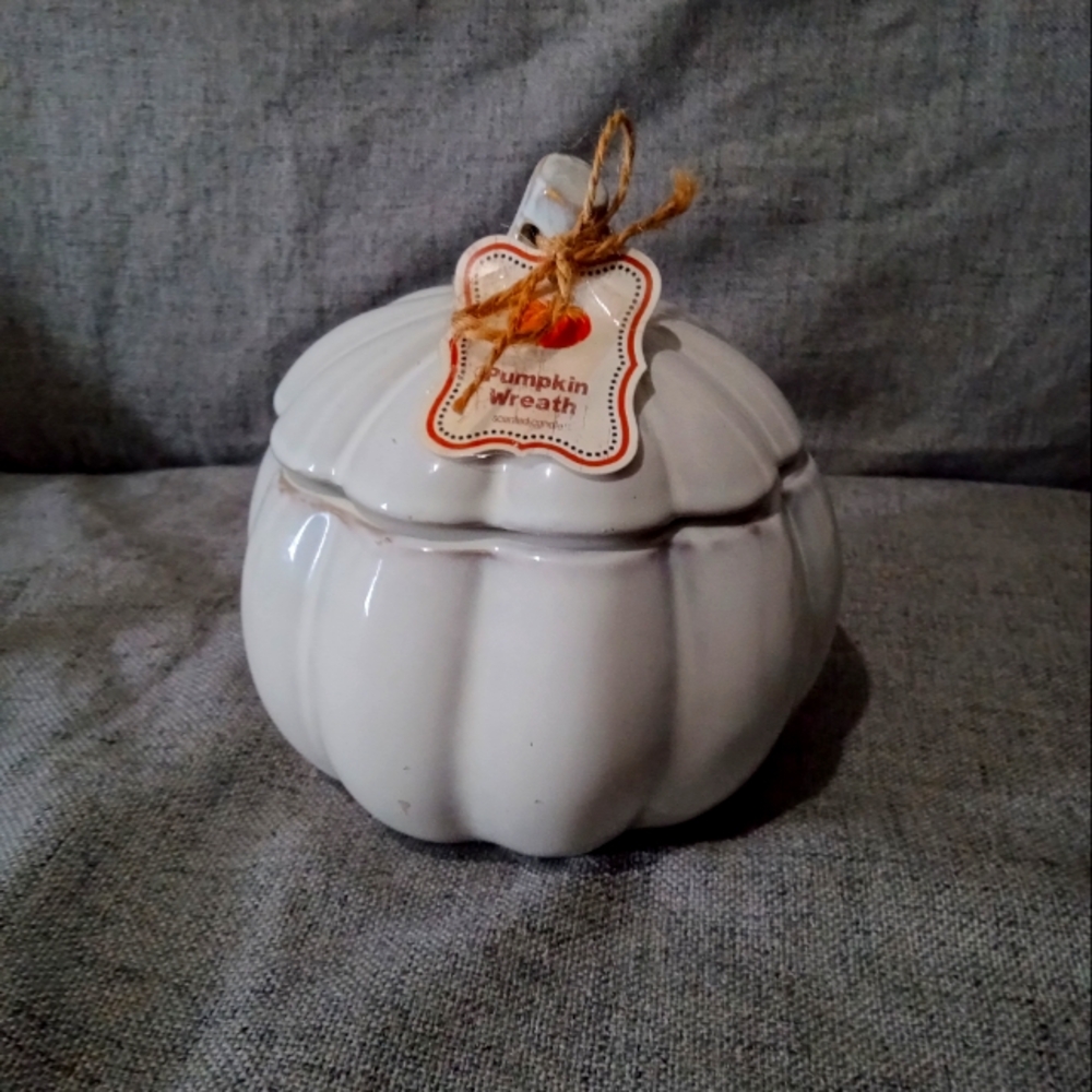 2 wick pumpkin candle with lid